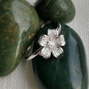 Cz Forget Me Not flower ring in sterling silver size 7